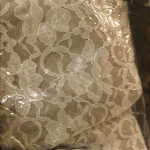 UNBRANDED lace valance size 0